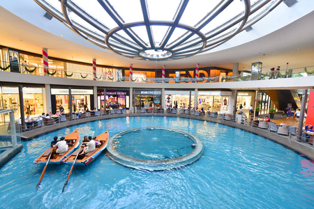 SINGAPORE -NOV 18: Shopping mall at Marina Bay Sands Resort on November18, 2015 in Singapore. It is billed as the world's most expensive standalone casino property at 8 S billion.のeditorial素材