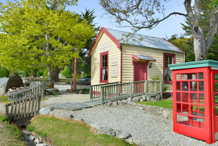 CARDRONA, NZ - Nov 17:Cardrona main street on Nov 17 2014.It's a scenic setting on the Crown Range road which connects Wanaka and Queenstown that was established as a gold rush township in the 1860 s.のeditorial素材