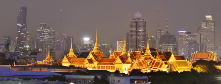 Grand palace and Wat phra keaw at twilight bangkok, Thailandのeditorial素材