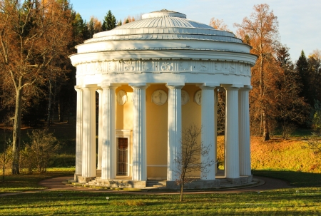 Temple Of Friendship in Palovsk Park  Petersburg  Golden Autumnの写真素材