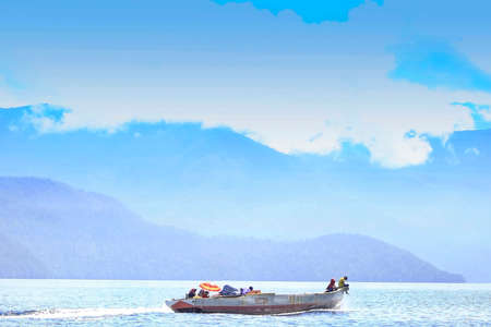 transportation between islands in Tomori Bay
