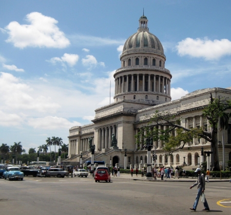 streetscape Havanna with Capitol buildingのeditorial素材