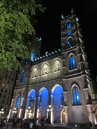 Famous Montreal Notre Dame Cathedral at night.のeditorial素材