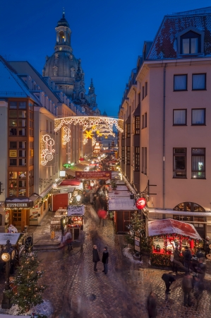 DRESDEN, GERMANY - DECEMBER 7, 2012: An unidentified group of people enjoy Christmas market in Dresden on December 7, 2012. It is Germany's oldest Christmas Market with a very long history dating back to 1434.のeditorial素材