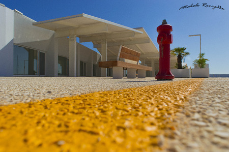 the yellow lineのeditorial素材