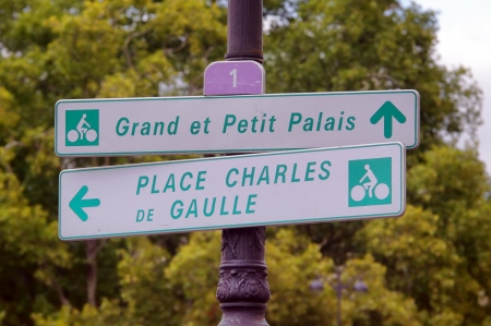 bicycle street sign in Paris の写真素材