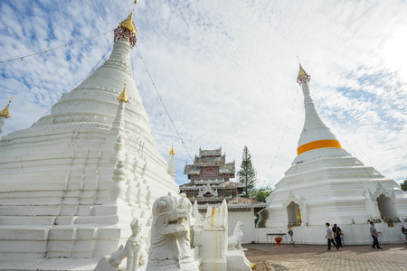 MAE HONG SON, THAILAND - JAN 2, 2017: Burmese-style chedi of Wat Phra That Doi Kong Mu in Mae Hong Son, Thailand.のeditorial素材