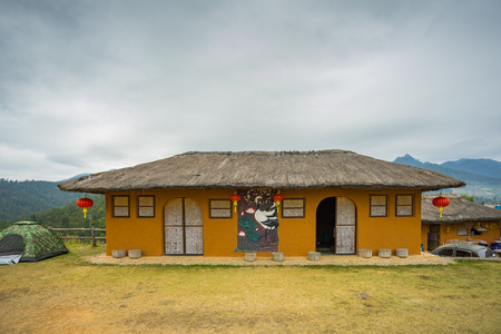MAE HONG SON, THAILAND - JAN 2, 2017: Chinese style house at the viewpoint at YUN LAI viewpoint, Thailand on January 2, 2017, in MAE HONG SON, THAILANDのeditorial素材