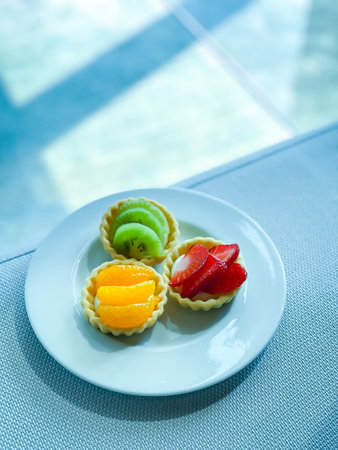 Fruit Cheesecake on disk ready to eatの写真素材