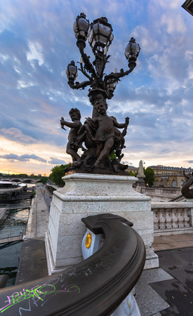 Ponte de alexandre druring sun rise during one fine summer day in Paris, Franceのeditorial素材