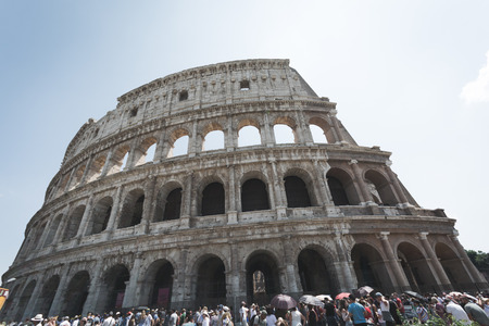 colosseum rome crowded with turists in Rome , Italyのeditorial素材
