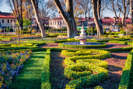 Blooming fresh flowers in Gulhane (Rosehouse) park, Istanbul. Captivating spring scene of Turkey, Europe. Sunny morning in city park. Travel concept background.のeditorial素材