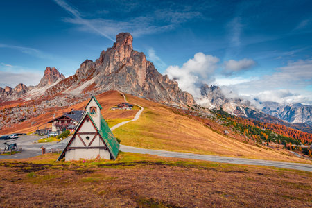 Sunny morning view from the top of Giau pass. Colorful autumn landscape of Ra Gusela peak, Dolomite Alps, Cortina d'Ampezzo location, Italy, Europe. Travel concept background.の写真素材