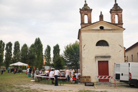 The grounds of Villa Benzi Zecchini (Caerano di San Marco, Italy) during a benefit concert on Sept. 4th 2010 for the former Japan bassist, Mick Khan, who is currently suffereing from the advanced stages of cancer. のeditorial素材