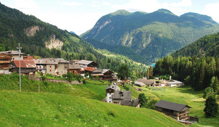 The north east Italian vilage of Sauris - the village is a German-language island within Italy thanks to its proximity to the Austrian border and its isolated locationのeditorial素材