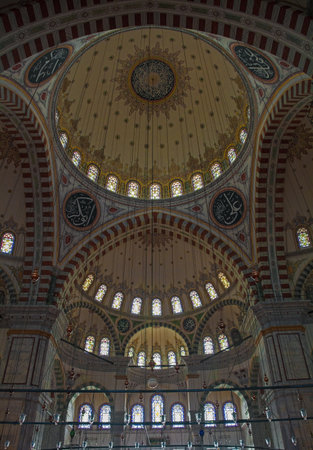 The interior of Fatih mosque, one of the largest Turkish Islamic buildings in the Istanbulのeditorial素材