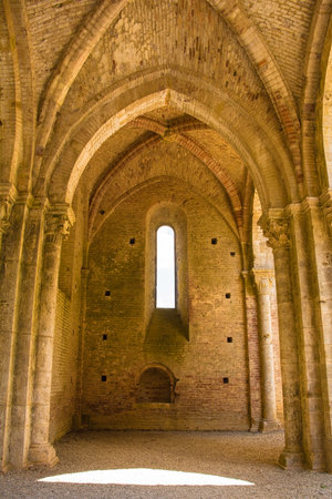 Chiusdino, Italy - 7th September 2020. A rib vault in the remains of the roofless San Galgano Abbey in Siena Province, Tuscany. The  Gothic 13th-century Abbey was founded as a Cistercian Monasteryのeditorial素材