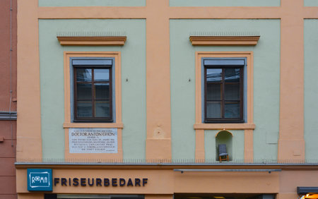 Villach, Austria - December 24th 2022. A plaque commemorating the birthplace of Dr Anton Ghon on Hauptplatz in the historic centre of Villach in Carinthia, Austria. He was a bacteriologist and pathologist, and is particularly notable for his research on tのeditorial素材