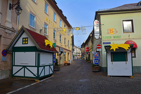 Feldkirchen in Karnten, Austria - December 26th 2022. A quiet street in Feldkirchen in Karnten on Boxing Day, Carinthia, Austriaのeditorial素材