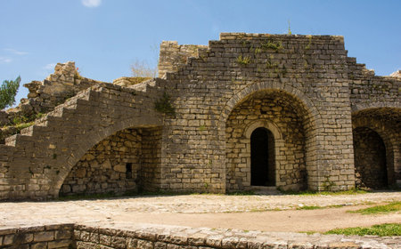 Part of the fortified gallery walls of the 13th century Berat Castle, southern Albania. A blend of Byzantine, Ottoman and medieval Albanian architectural influences. Located on Kalaja Hill overlooking Berat and the Osum Riverの写真素材