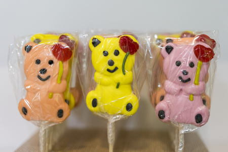 Bear cake pops. Lollipops in the form of bears.の写真素材