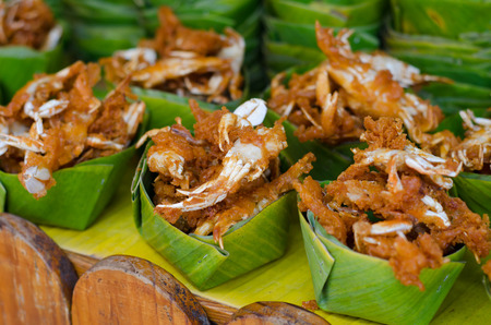 fried crabs at floating market, amphawa, Thailandの写真素材