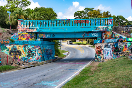 The Famous Graffitti Bridge, Pensacola Floridaのeditorial素材