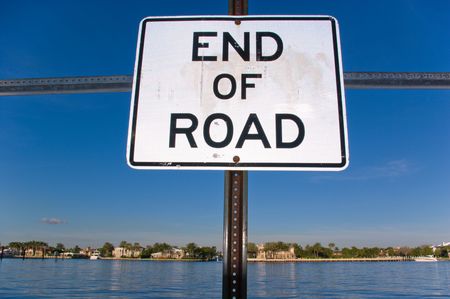 End of Road Sign at Dead End on Intracoastal Waterway の写真素材