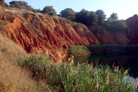 image of the lake in the red rock just outside Otranto in Puglia