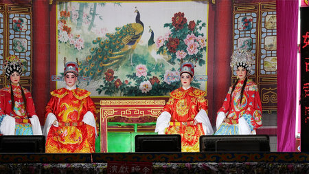 February 7 2021 - Bangkok, Thailand Chinese Opera performers  perform on stage at Lhong 1919, Bangkok, Thailandのeditorial素材