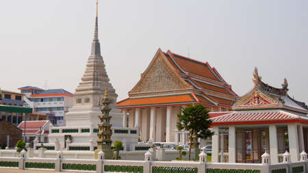 March 7 2021 - Bangkok, Thailand : Wat Kanlayanamit Woramahawihan Thai temple at the Chao Phraya River, Bangkok, Thailand.のeditorial素材