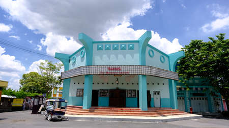 June 3 2021, Nonthaburi, Thailand :  Beautiful exterior facade retro of Chomchei movie theatre, famous attraction in Thailand.のeditorial素材