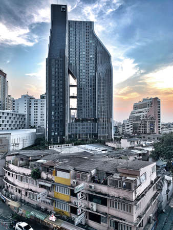 December-3- 2021 :  Bangkok, Thailand, IDEO  Chula-Samyan Condominium from the old Samyan residential area, the popular spot for photography, selective focus and blurred.のeditorial素材