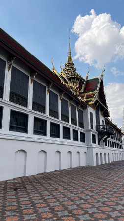 Bangkok, Thailand - November 17 2022 :Built into the wall of the Grand Palace, the Thai kings residence is the Phra Thinang Suthaisawan Prasat hall in between the Deva Phithak andのeditorial素材
