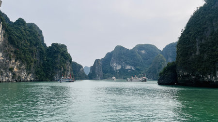 December`-17-2022 : Ha Long Bay , Vietnam : boat sightseeing around the islands on  Ha Long Bay.のeditorial素材