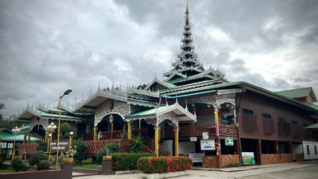 Mae Hong Son, Thaland : Wat Chong Kham" and "Wat Chong Klang" are a pair of âsiblingâ temples, as they are located within the same walls, and both are symbols of Thai Yai culture.の写真素材