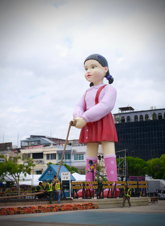 June 28 2025, Bangkok, Thailand : The world's largest Squid Game doll Korea series at Lan Khon Mueang, Bangkok.の写真素材