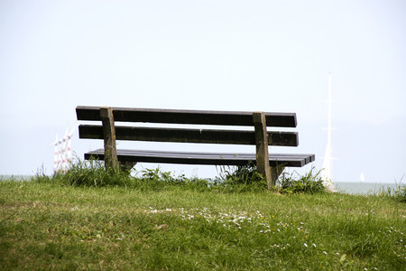 Bench with a view of  the dyke at Medemblik, の写真素材