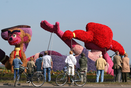 Netherlands,Lisse,march 2016: 
Bloemencorso Bollenstreek is one of the flower parades in the Netherlands and one of the largest editions of the world. The event took place in the end of April, The route starts on Saturday in Noordwijk and ends in the citのeditorial素材