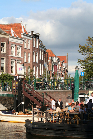 Netherlands,South-Holland,Leiden august 2016: Hoogstraat and terrace in the Stille Rijnのeditorial素材