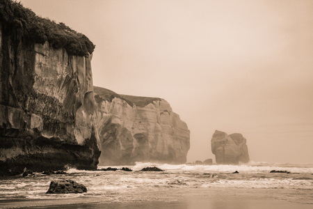 Tunnel Beach during early morning hours, near Dunedin, Otago, South Island, New Zealandの写真素材