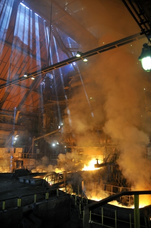 Molten hot steel pouring
の写真素材