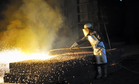 worker using torch cutter の写真素材