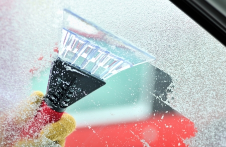 cleaning car windows の写真素材