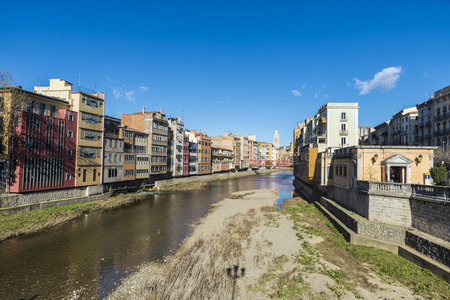 View of the city of Girona to the passage Onyar river, Catalonia, Spainのeditorial素材