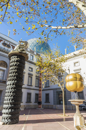 Figueres, Spain - December 30, 2014: Dali Museum in Figueres. Museum was opened on September 28, 1974 and houses largest collection of works by Salvador Dali.
Plaza on the side of Dali museum with several works in Figueres, Catalonia, Spainのeditorial素材