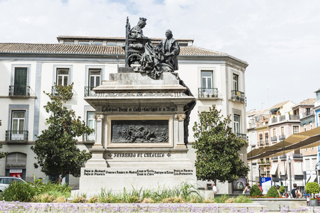 Monument to Isabella the Catholic and Christopher Columbus in the center of Granada, Andalusia, Spainのeditorial素材