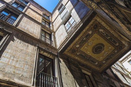 Passage of the oldest district called Passatge de la Pau of Barcelona, Catalonia, Spainのeditorial素材