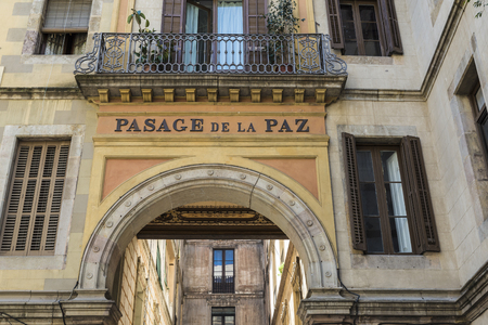 Passage of the oldest district called Passatge de la Pau of Barcelona, Catalonia, Spainのeditorial素材