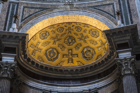 Interior of the parthenon in the historical center of Rome, Italyの写真素材